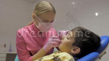 儿童牙科诊所的儿童牙科椅